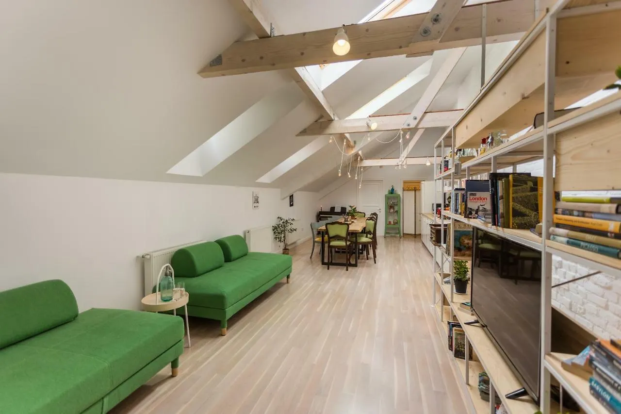 Good Living Bucharest Aparthotel 3*,